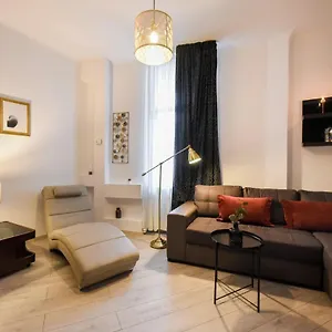 Discover Comfort: Charming & Spacious In The Old Town Bucarest